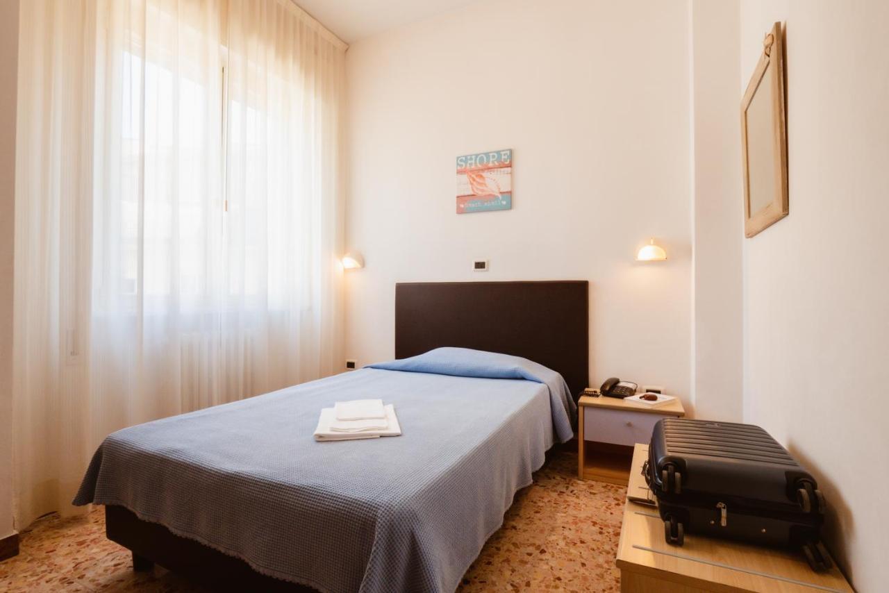 Hotel Villa Del Mare Senigallia Exterior foto